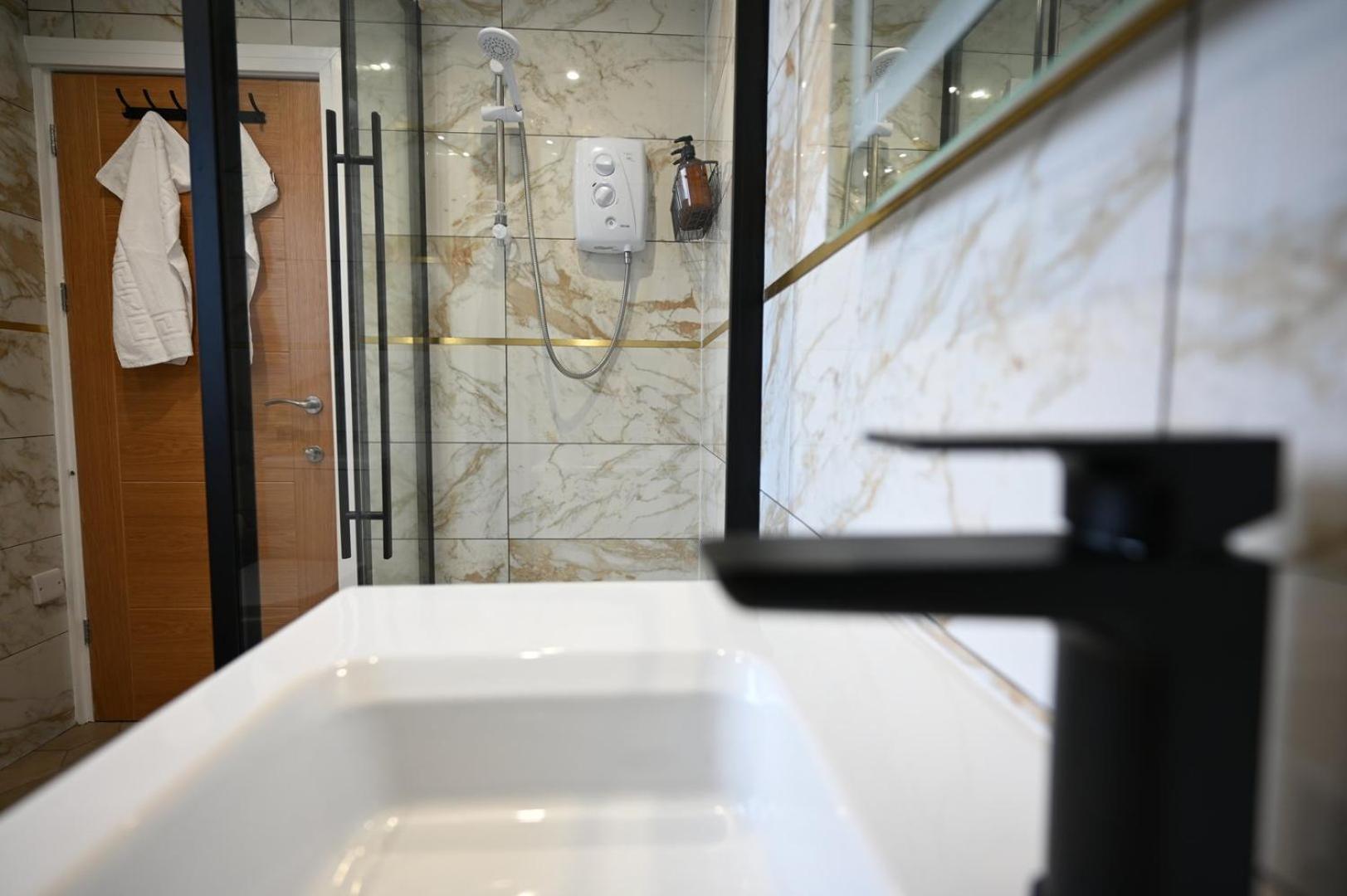Luxury Two Bed Apartment - Cardiff City Centre Exterior foto